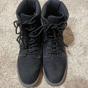 Cliffs combat boots